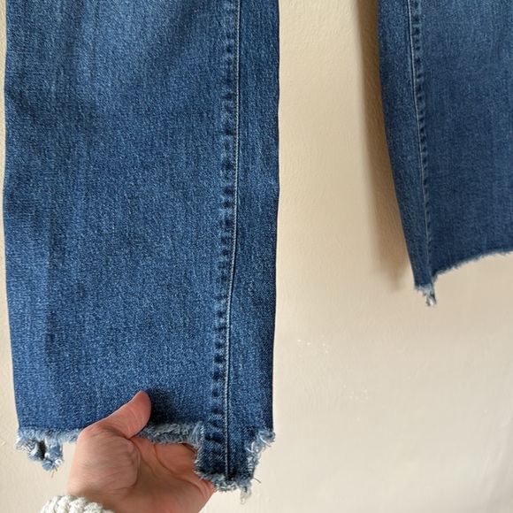Good American cut hem cropped straight jeans 28/6 - Picture 3 of 7